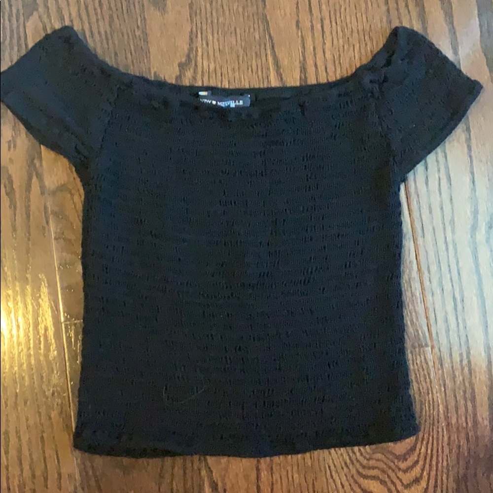 Black off sleeve crop